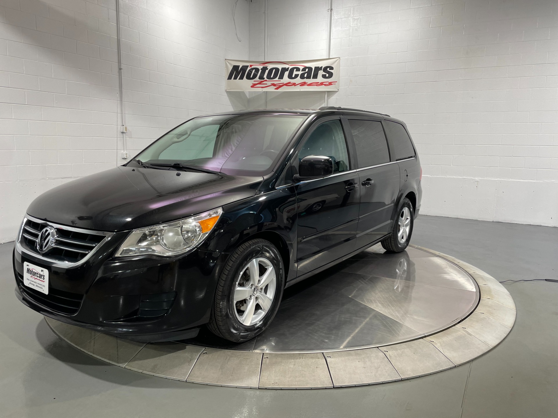 2011 volkswagen hot sale routan se