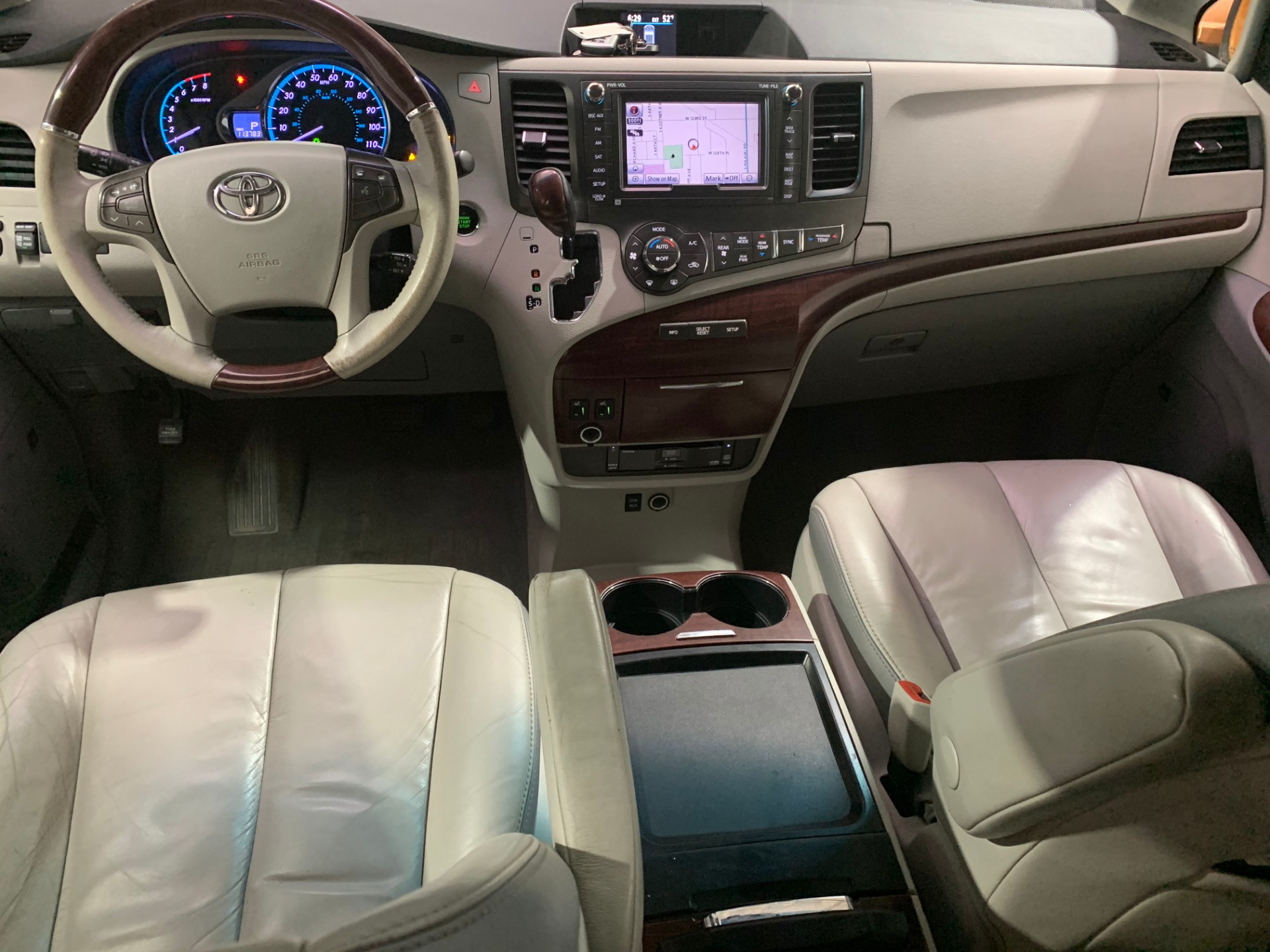 2011 toyota 2024 sienna limited